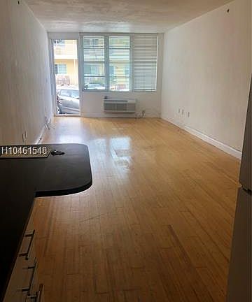 4th image of 300 74th St APT 4