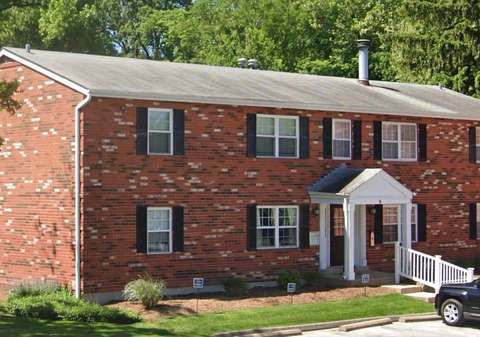 1st image of 1041 N Clay Ave #17