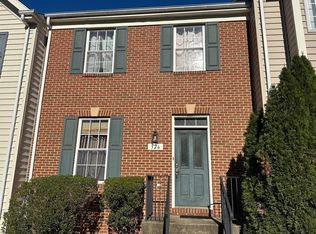 326 Kirby St, Manassas Park, VA 20111