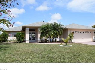 601 SE 23rd St, Cape Coral, FL 33990