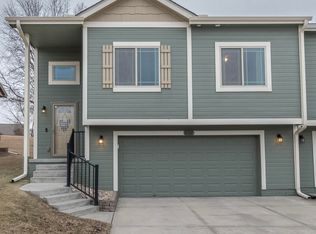 14241 Wood Valley Dr, Omaha, NE 68142