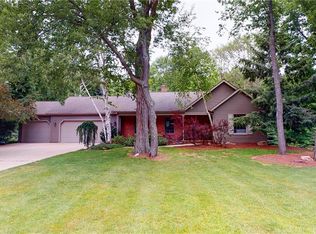 1719 Grist Mill Dr, North East, PA