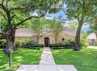 10907 Piping Rock Ln, Houston, TX 77042