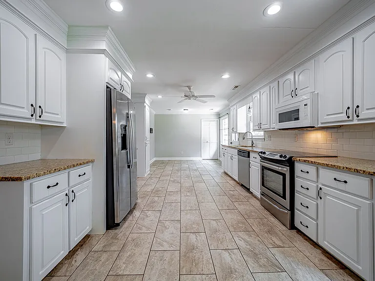 2704 Powhatan Dr — Photo 37