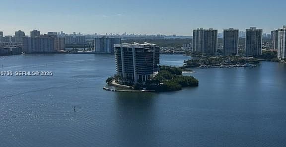 4th image of 3500 Mystic Pointe Dr APT 3101