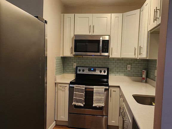 4th image of 123 Elm St APT D-11