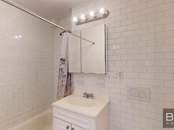 5th image of 334 E 79th St #4D