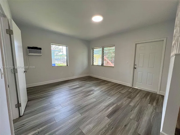 962 NW 6th St #1 — Photo 5