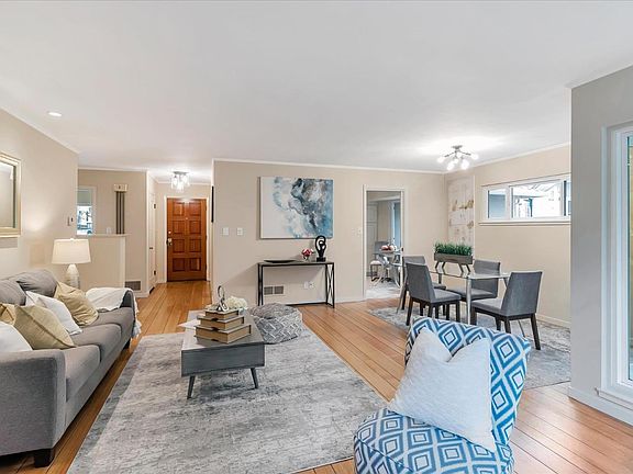 3rd image of 1533 Carol Ave