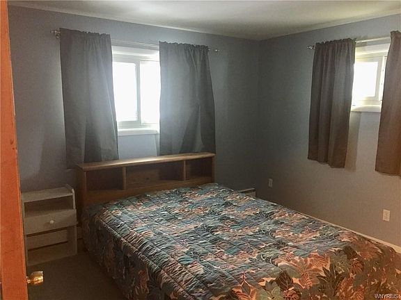 3rd image of 334 Brookwood Dr