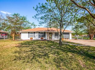 504 Butterfly Ln, Red Oak, TX 75154