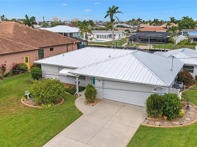 5240 SW 2nd Pl — Photo 37
