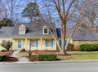 12123 N Fox Den Dr, Knoxville, TN 37934