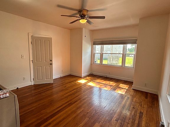 4th image of 105 Andrews St #1