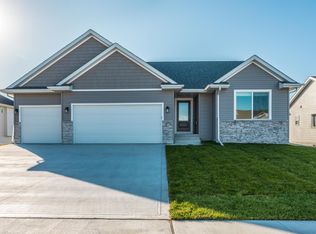 1712 NW Sunset Ln, Grimes, IA 50111