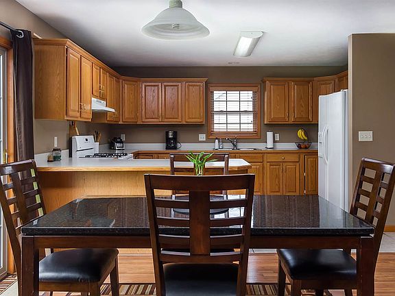 4th image of 19349 Country Creek Ct