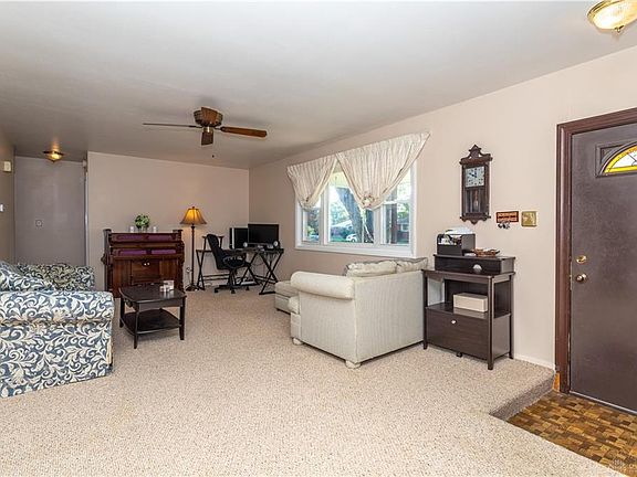 5th image of 105 Whispering Dr