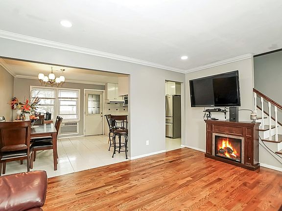 3rd image of 88 Railroad Ave