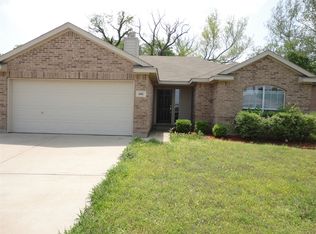 606 Arnold Ln, Midlothian, TX 76065