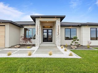 7208 Ambrosia St, Kennewick, WA 99338