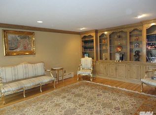 2840 Rosebud Ave, Merrick, NY 11566