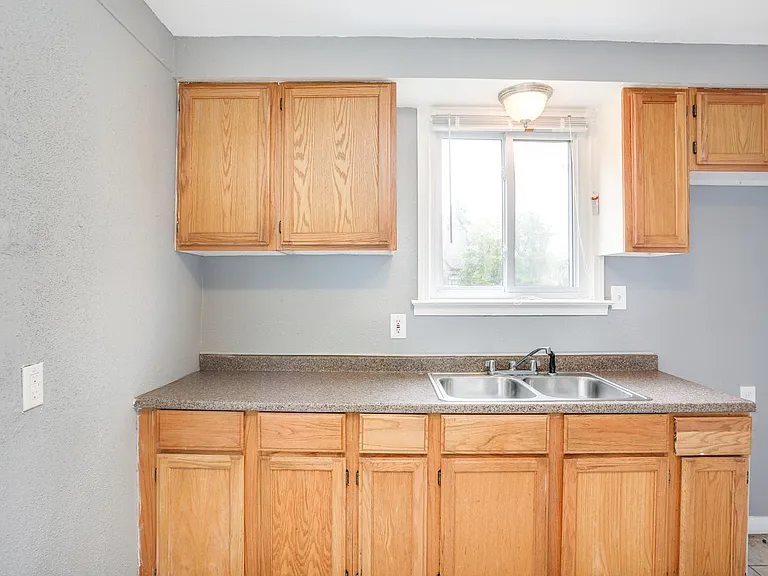 4374 Devonshire Rd — Photo 7