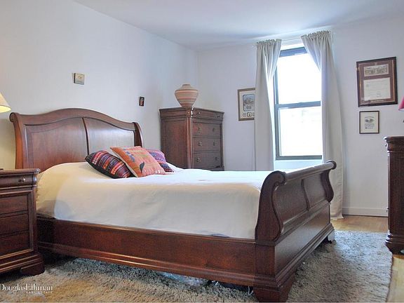2nd image of 760 Greenwich St #3B