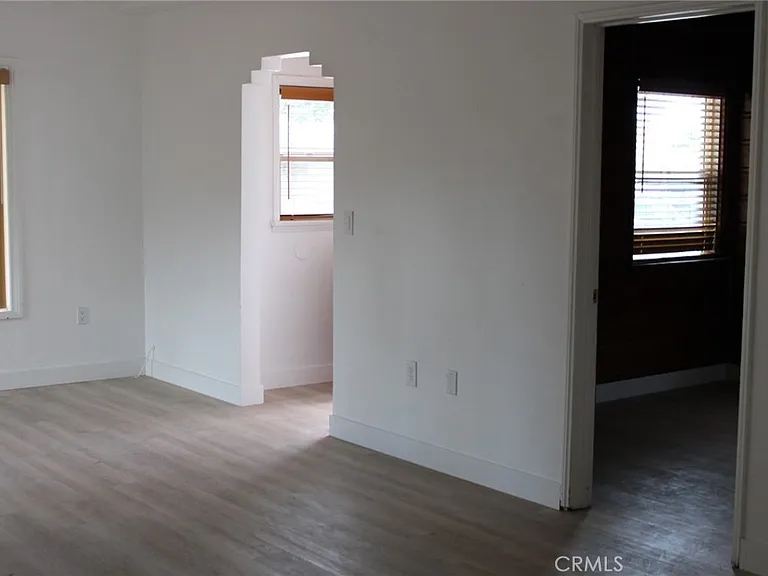 965 Florence Ave — Photo 5