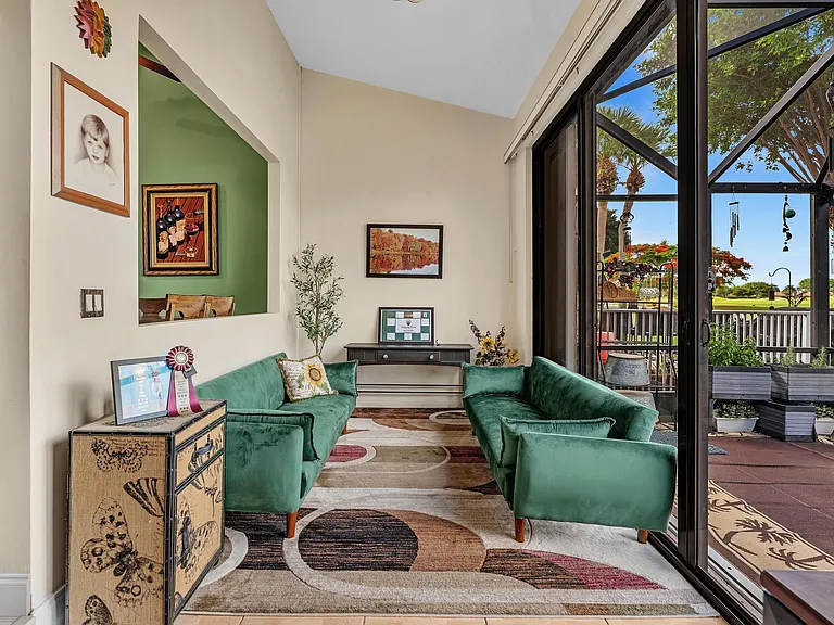 8099 Cassia Dr — Photo 18