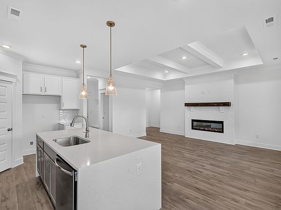 Photo of example home. Selections finishes may vary.