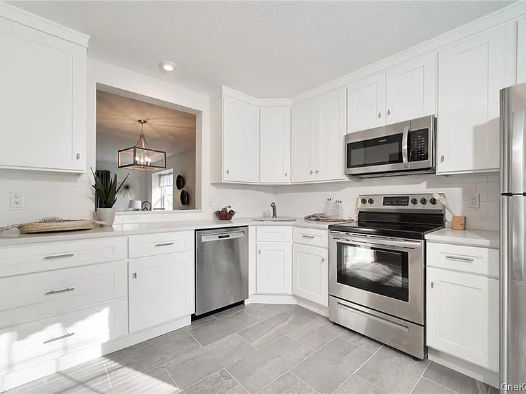 2 Goldsmith Ct — Photo 3