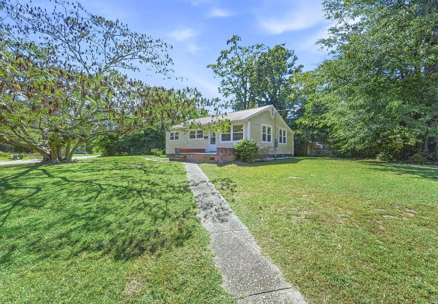 3 bed, $1,425 — Photo 3
