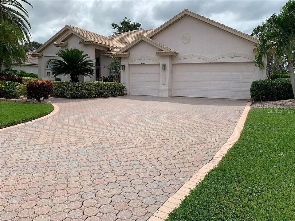 1st image of 8746 Grey Oaks Ave