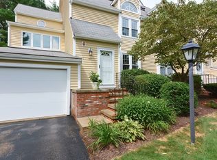 32 Oak Knoll Dr UNIT 32, North Attleboro, MA 02760