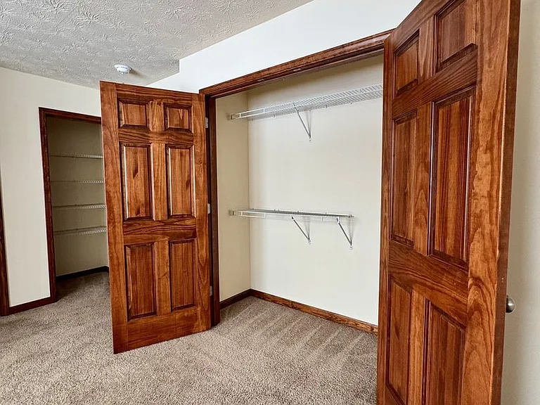 Eagle View Luxury Apartments — Photo 170