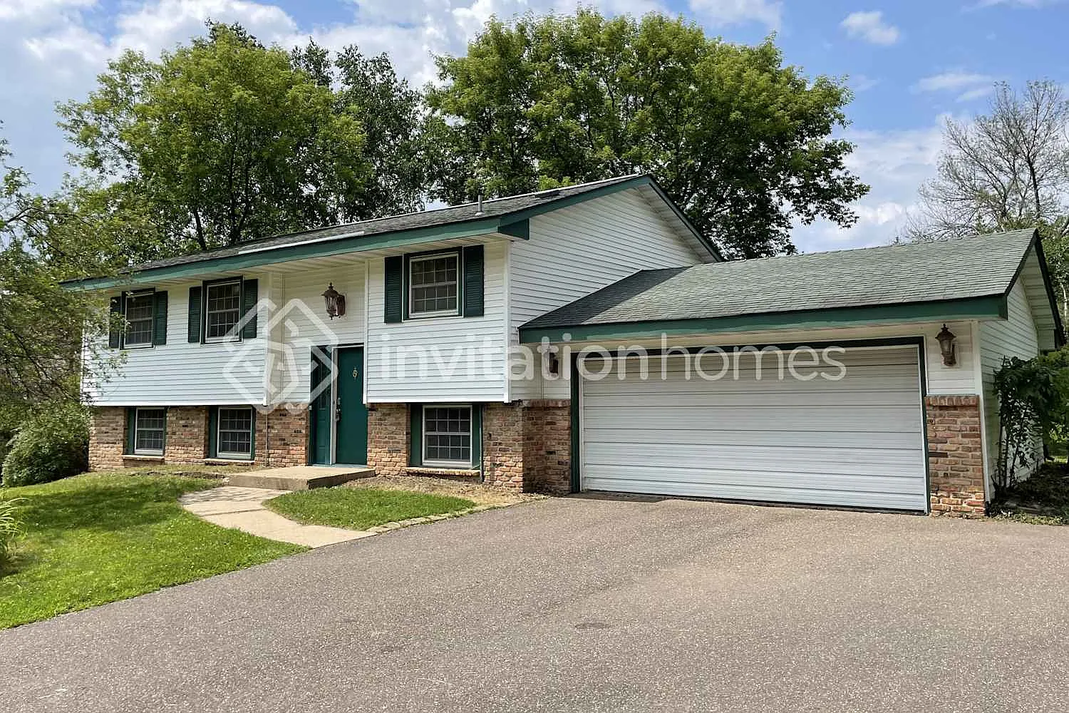 1716 Lamplight Dr Woodbury, MN 55125 — Photo 1
