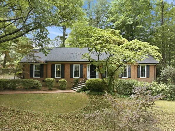 803 W Cornwallis Dr, Greensboro, NC 27408