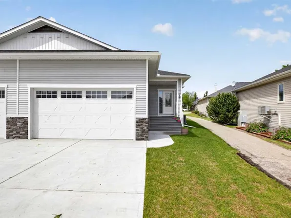66 E Stenlea Gate, Carstairs, AB T0M 0N0