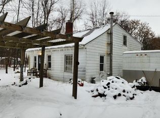 71263 State Line Rd, Edwardsburg, MI 49112