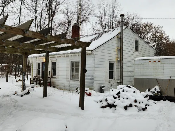 71263 State Line Rd, Edwardsburg, MI 49112