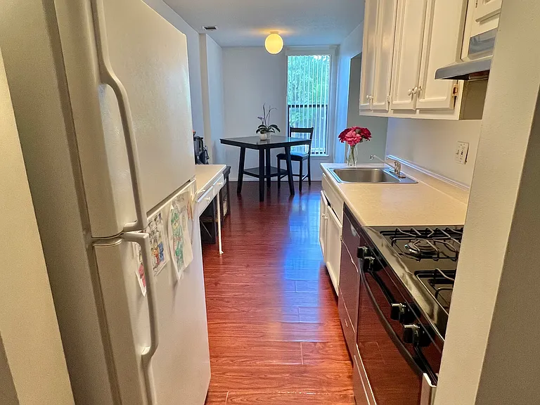 2 Shrewsbury Green Dr #I — Photo 3