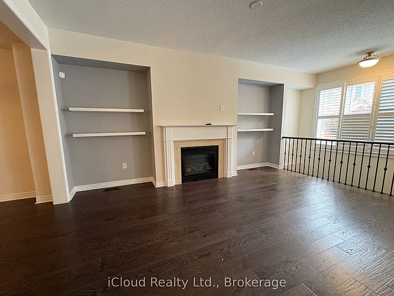 2466 Village Cmn — Photo 9