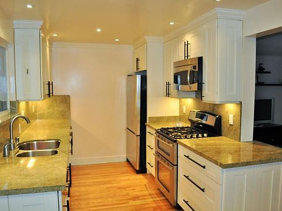4th image of 708 Matadero Ave