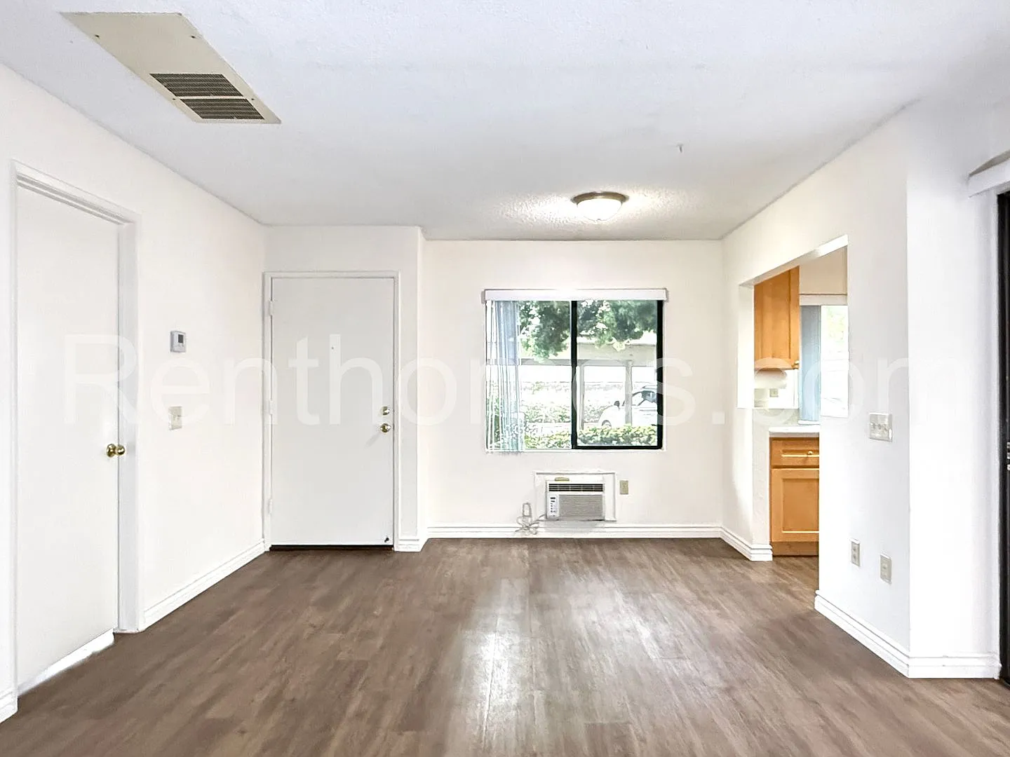 Mira Mesa, 11187 Camino Ruiz #75- Recently remodeled kitchen, bathroom and flooring — Photo 4