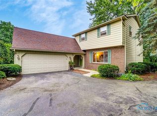 2215 Laurel Valley Dr, Toledo, OH 43614