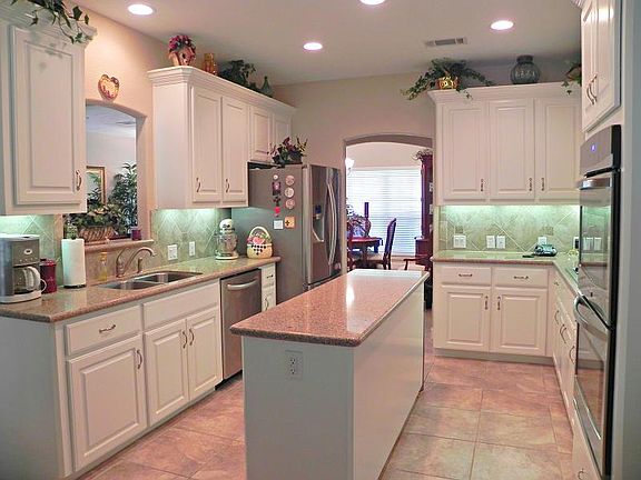5th image of 615 Greenhills Dr