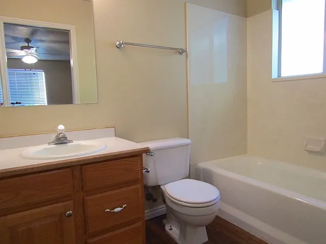 713 S 1680 E — Photo 11