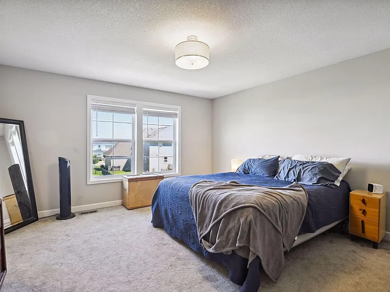 Massive primary suite