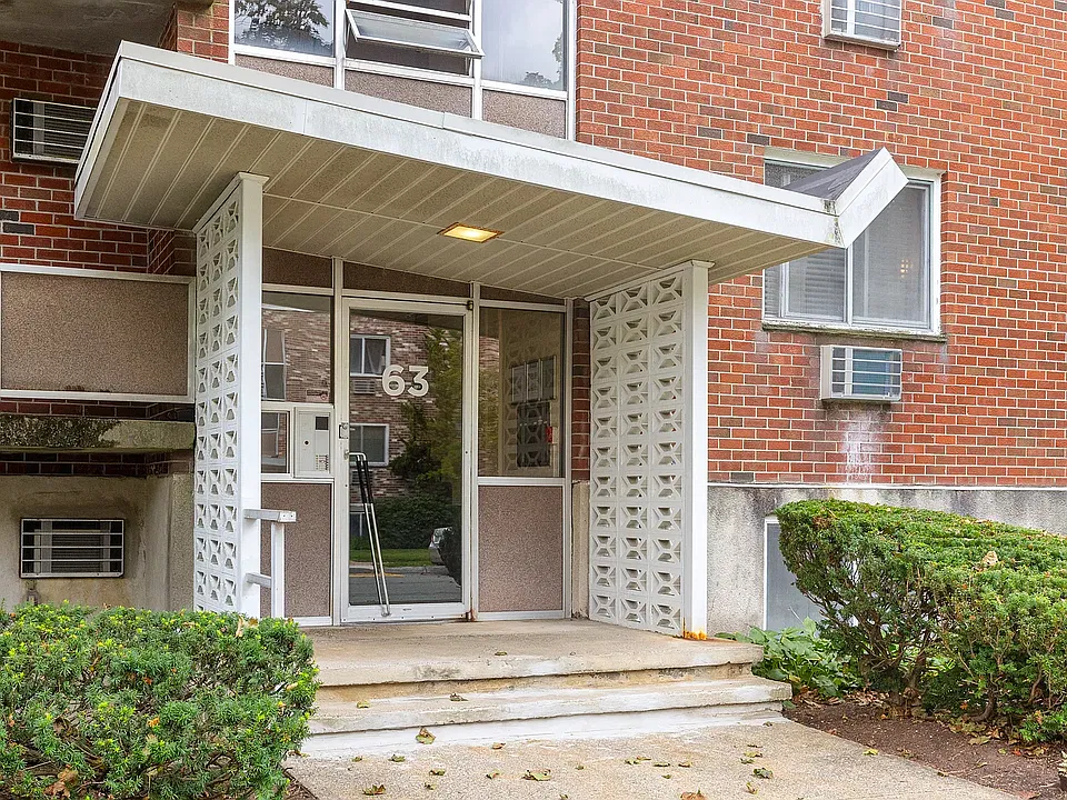 63 Lionel Ave
