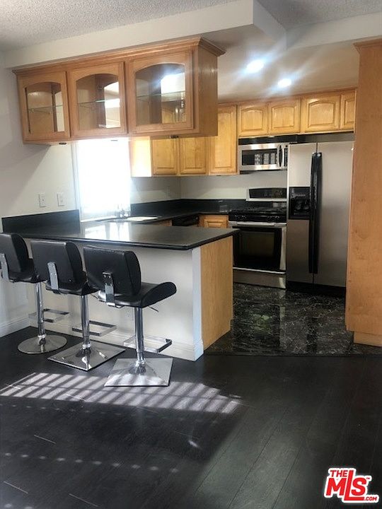 2nd image of 870 W Alondra Blvd #4